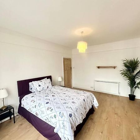 4 Bed House In Daneby Road,Se6 Villa Catford Екстериор снимка