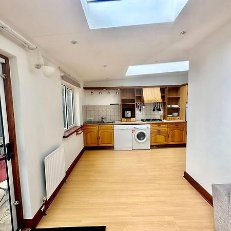 4 Bed House In Daneby Road,Se6 Villa Catford Екстериор снимка