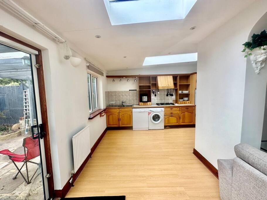 4 Bed House In Daneby Road,Se6 Villa Catford Екстериор снимка