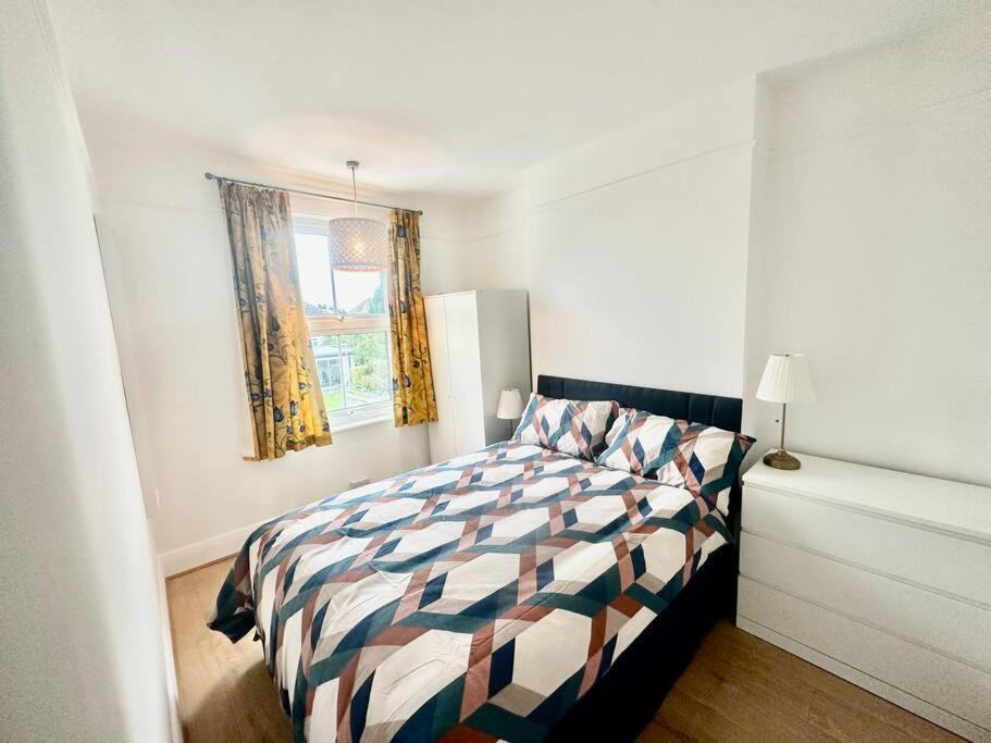 4 Bed House In Daneby Road,Se6 Villa Catford Екстериор снимка