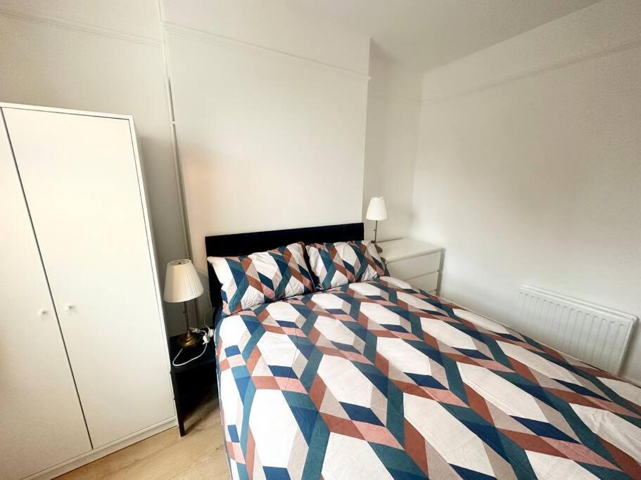4 Bed House In Daneby Road,Se6 Villa Catford Екстериор снимка