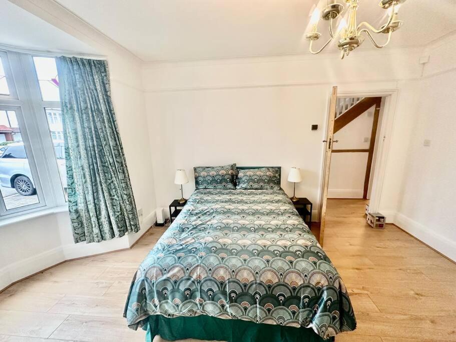 4 Bed House In Daneby Road,Se6 Villa Catford Екстериор снимка