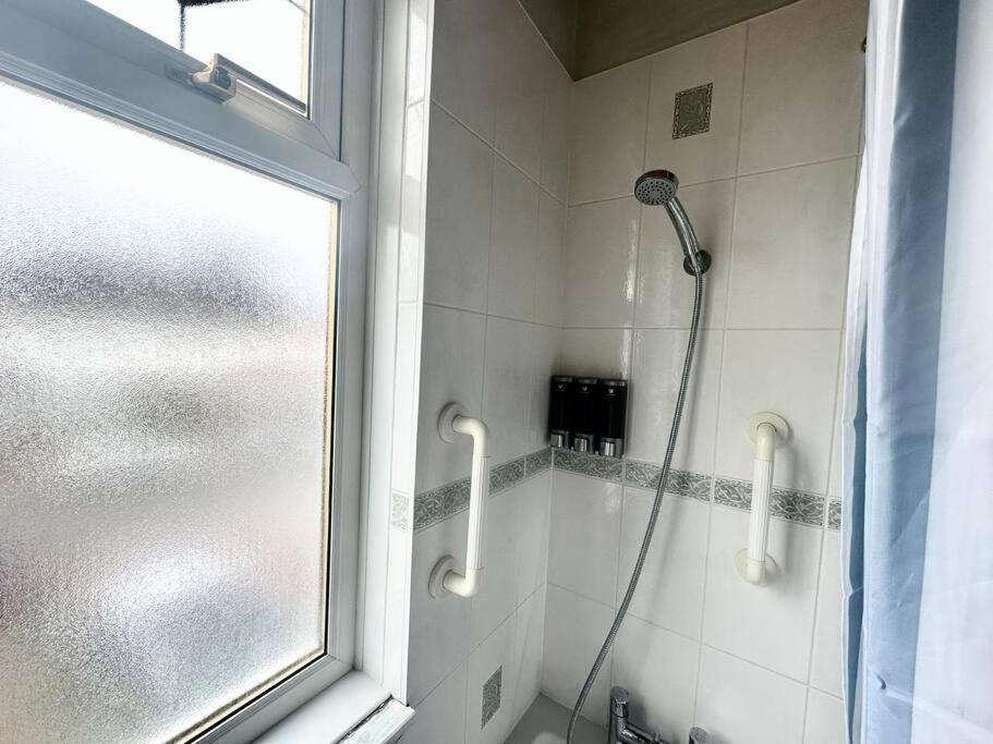 4 Bed House In Daneby Road,Se6 Villa Catford Екстериор снимка