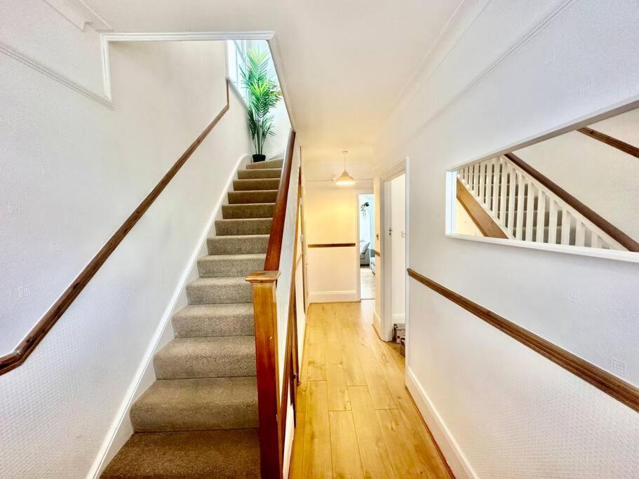 4 Bed House In Daneby Road,Se6 Villa Catford Екстериор снимка