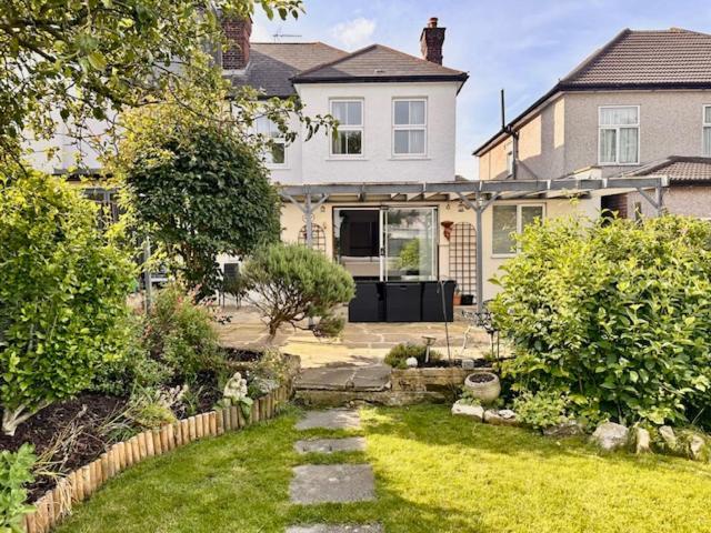 4 Bed House In Daneby Road,Se6 Villa Catford Екстериор снимка